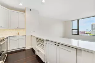 501 N Clinton St, Chicago, IL 60654 - Photo 3