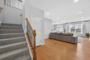 6N385 Whitmore Cir, Saint Charles, IL 60174 - Photo 3