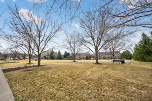 6N385 Whitmore Cir, Saint Charles, IL 60174 - Photo 29