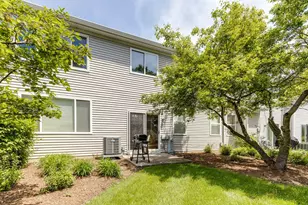 708 Valley View Ct, Aurora, IL 60502 - Photo 25