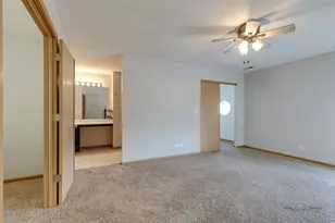 708 Valley View Ct, Aurora, IL 60502 - Photo 19