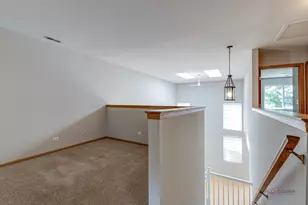 708 Valley View Ct, Aurora, IL 60502 - Photo 17