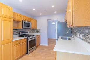 49 Stanton Ct, Schaumburg, IL 60193 - Photo 5