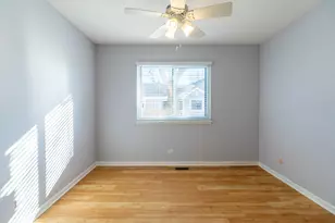 49 Stanton Ct, Schaumburg, IL 60193 - Photo 17