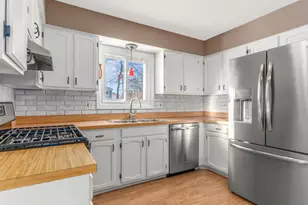 1655 Trafalgar Ln, Aurora, IL 60504 - Photo 9