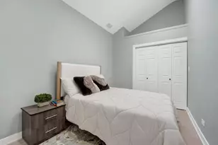 1910 W George St, Chicago, IL 60657 - Photo 27