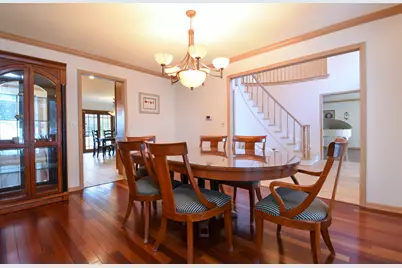 307 Anne Court, Prospect Heights, IL 60070 - Photo 9