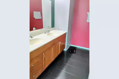 9655 Woods Drive #517, Skokie, IL 60077 - Photo 7