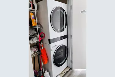 9655 Woods Drive #517, Skokie, IL 60077 - Photo 5