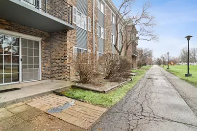 1633 N Windsor Drive #113, Arlington Heights, IL 60004 - Photo 13