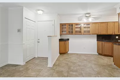 1633 N Windsor Drive #113, Arlington Heights, IL 60004 - Photo 5