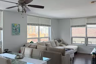 330 W Grand Ave, Chicago, IL 60654 - Photo 11