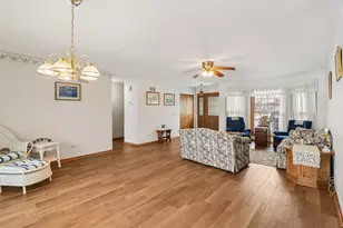 2312 High Point Dr, Lindenhurst, IL 60046 - Photo 11