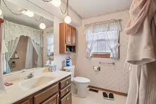 2312 High Point Dr, Lindenhurst, IL 60046 - Photo 15