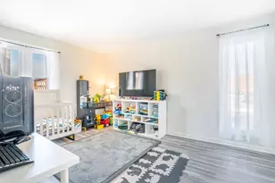 9800 S Karlov Ave, Oak Lawn, IL 60453 - Photo 11