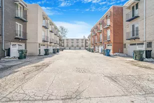 9800 S Karlov Ave, Oak Lawn, IL 60453 - Photo 15