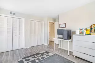 9800 S Karlov Ave, Oak Lawn, IL 60453 - Photo 13