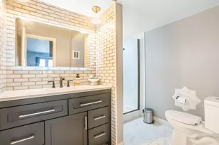 9800 S Karlov Ave, Oak Lawn, IL 60453 - Photo 9