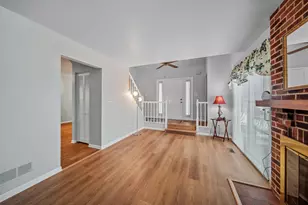 2547 College Hill Cir, Schaumburg, IL 60173 - Photo 9