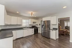 33709 S West River Rd, Wilmington, IL 60481 - Photo 7