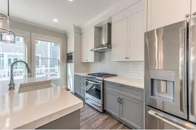 [Address not provided], Elmhurst, IL 60126 - Photo 5