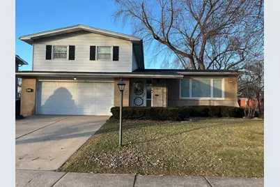 821 W Manor Court, Glenwood, IL 60425 - Photo 1