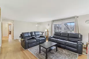 712 Dante Ct, Schaumburg, IL 60193 - Photo 7