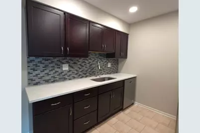 1667 Kiowa Circle #204, Naperville, IL 60565 - Photo 5