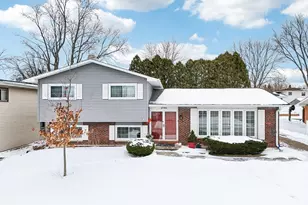 2705 Jacquelyn Ln, Waukegan, IL 60087 - Photo 1