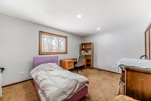 8821 W 100th St St, Palos Hills, IL 60465 - Photo 15