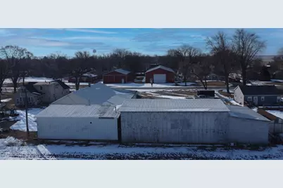 7429 E Chinquy, Saint Anne, IL 60964 - Photo 5