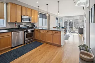 1728 W Roscoe Ave, Chicago, IL 60657 - Photo 11