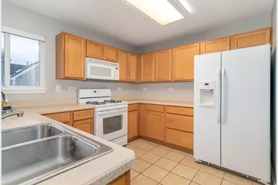 520 Lincoln Station Drive, Oswego, IL 60543 - Photo 7