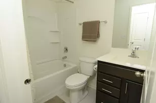 2202 Venture Dr, Schaumburg, IL 60173 - Photo 17