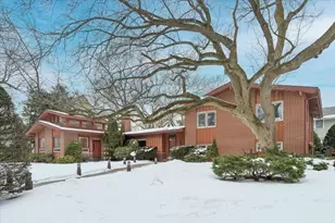 744 Sheridan Rd, Evanston, IL 60202 - Photo 1