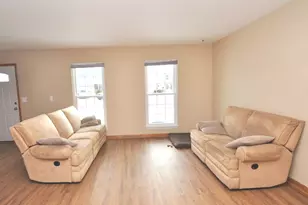 1146 E Tedy Ct, Round Lake Beach, IL 60073 - Photo 3