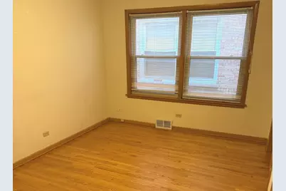 7121 W Foster Place #1, Chicago, IL 60656 - Photo 9