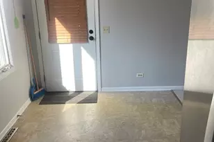 9 Railroad St, East Dundee, IL 60118 - Photo 3