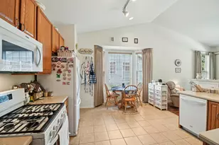 13120 Birmingham Ct, Beach Park, IL 60083 - Photo 11