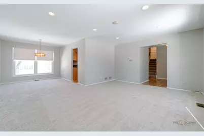 1380 Larchmont Drive, Buffalo Grove, IL 60089 - Photo 5