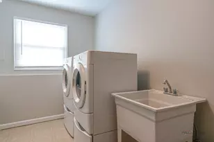 1380 Larchmont Dr, Buffalo Grove, IL 60089 - Photo 27