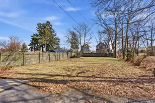 354 Woodlawn Ave, Aurora, IL 60506 - Photo 13