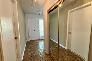 9608 S Kolin Ave, Oak Lawn, IL 60453 - Photo 3