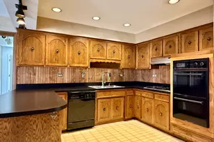 9608 S Kolin Ave, Oak Lawn, IL 60453 - Photo 11