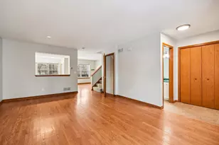 1428 Charleston Ct, Geneva, IL 60134 - Photo 3