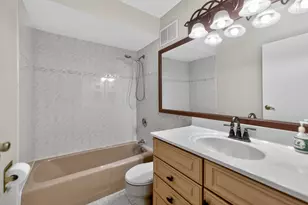 40 N Tower Rd, Oak Brook, IL 60523 - Photo 17