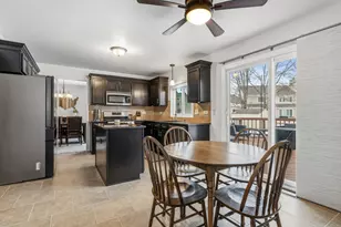 13 Callery Ct, Bolingbrook, IL 60490 - Photo 9