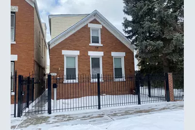 2838 S Sawyer Avenue, Chicago, IL 60623 - Photo 1