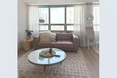 88 W Schiller Street #1707, Chicago, IL 60610 - Photo 5