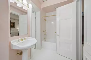 232 E Walton Pl, Chicago, IL 60611 - Photo 23